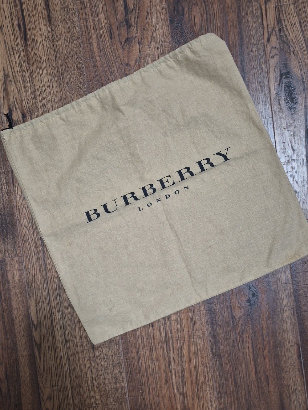 Burberry London Dust